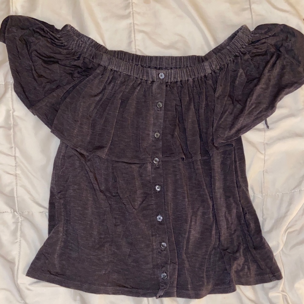 American Eagle of the shoulder shirt